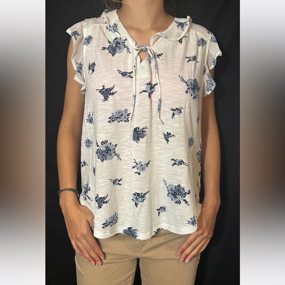 Lucky Brand top, blue floral women’s size large